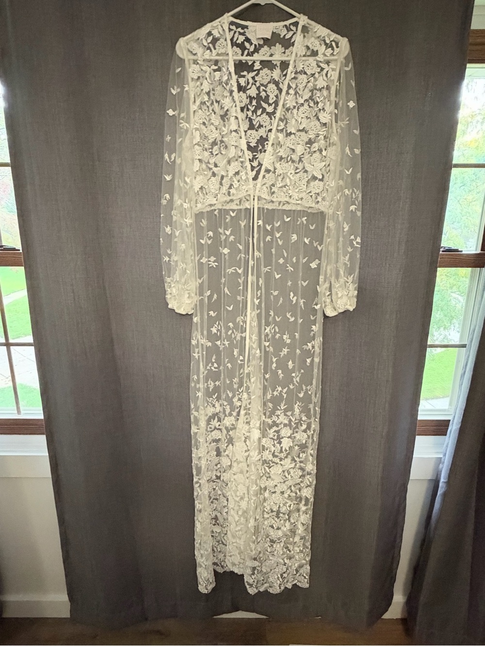 LE ROSE LACE MAXI BRIDAL ROBE